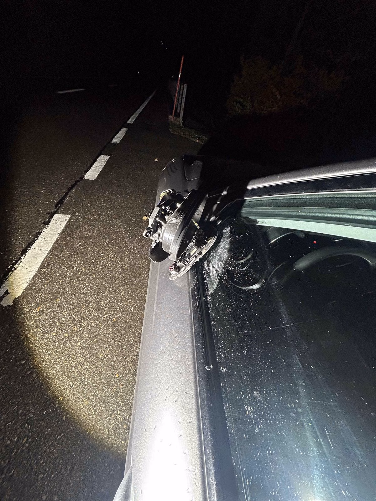 Führerausweis weg! Alkoholisierter Fahrer verursacht Streifkollision in Speicher