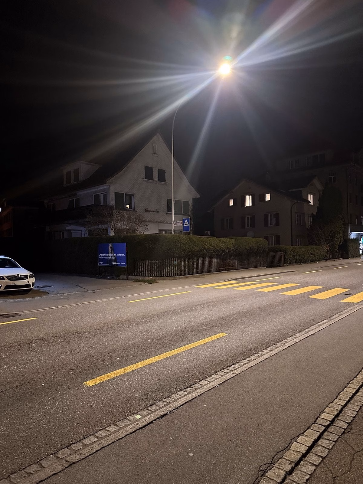 Fussgängerin in Herisau angefahren: Rettungskräfte im Einsatz!