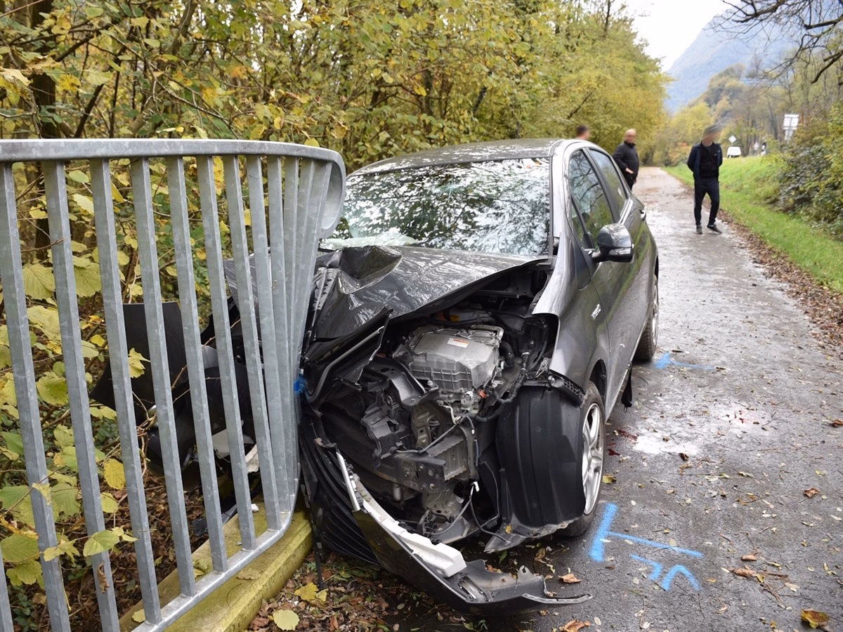 Schockunfall in San Vittore: 79-Jähriger verletzt nach Crash mit Brücke