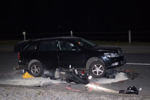 Schwere Motorrad-Kollision in Bleichenwald: Fahrer schwer verletzt!