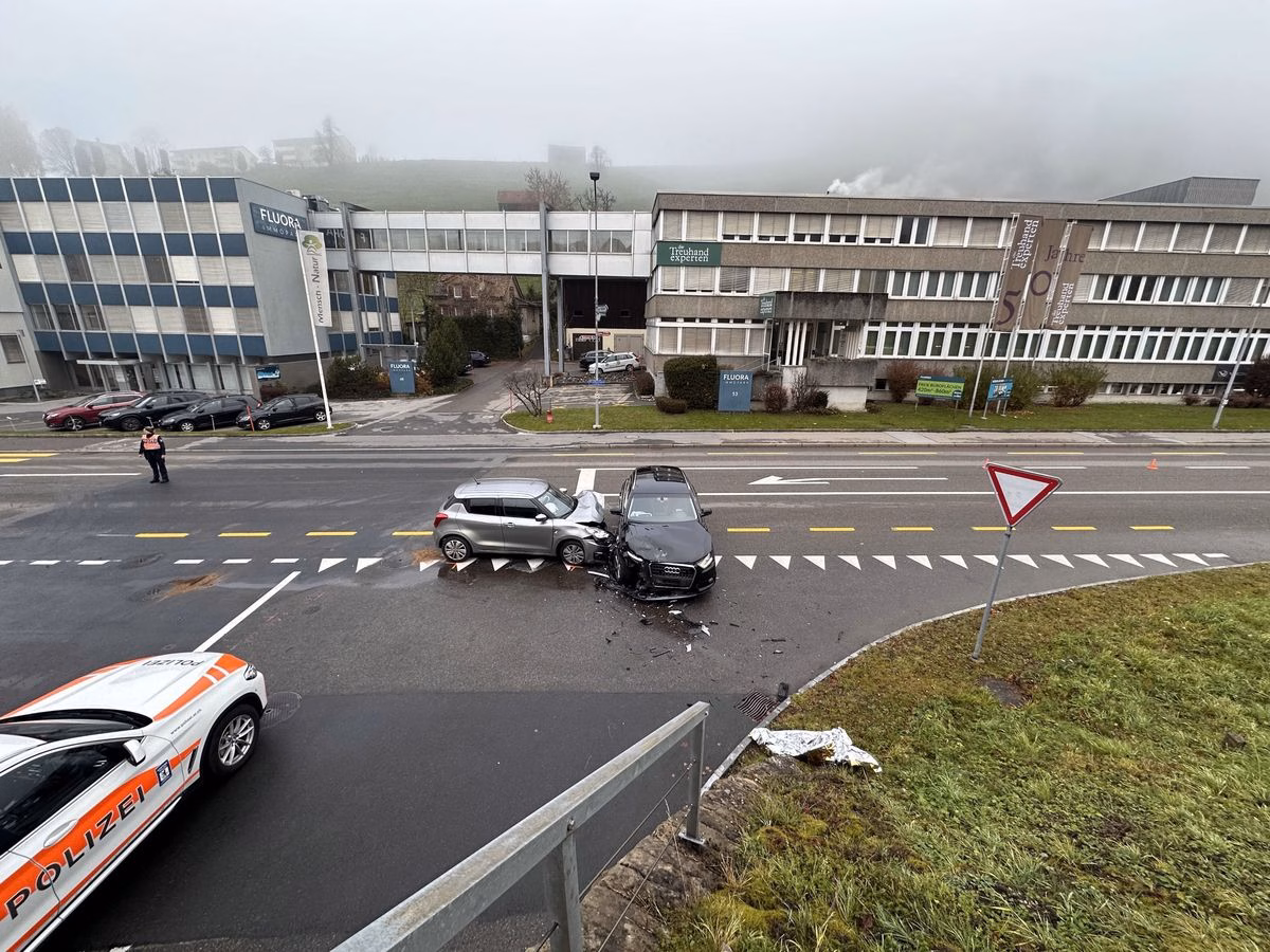 Verkehrsunfall in Herisau: 36-Jähriger verletzt, Tausende Franken Schaden!
