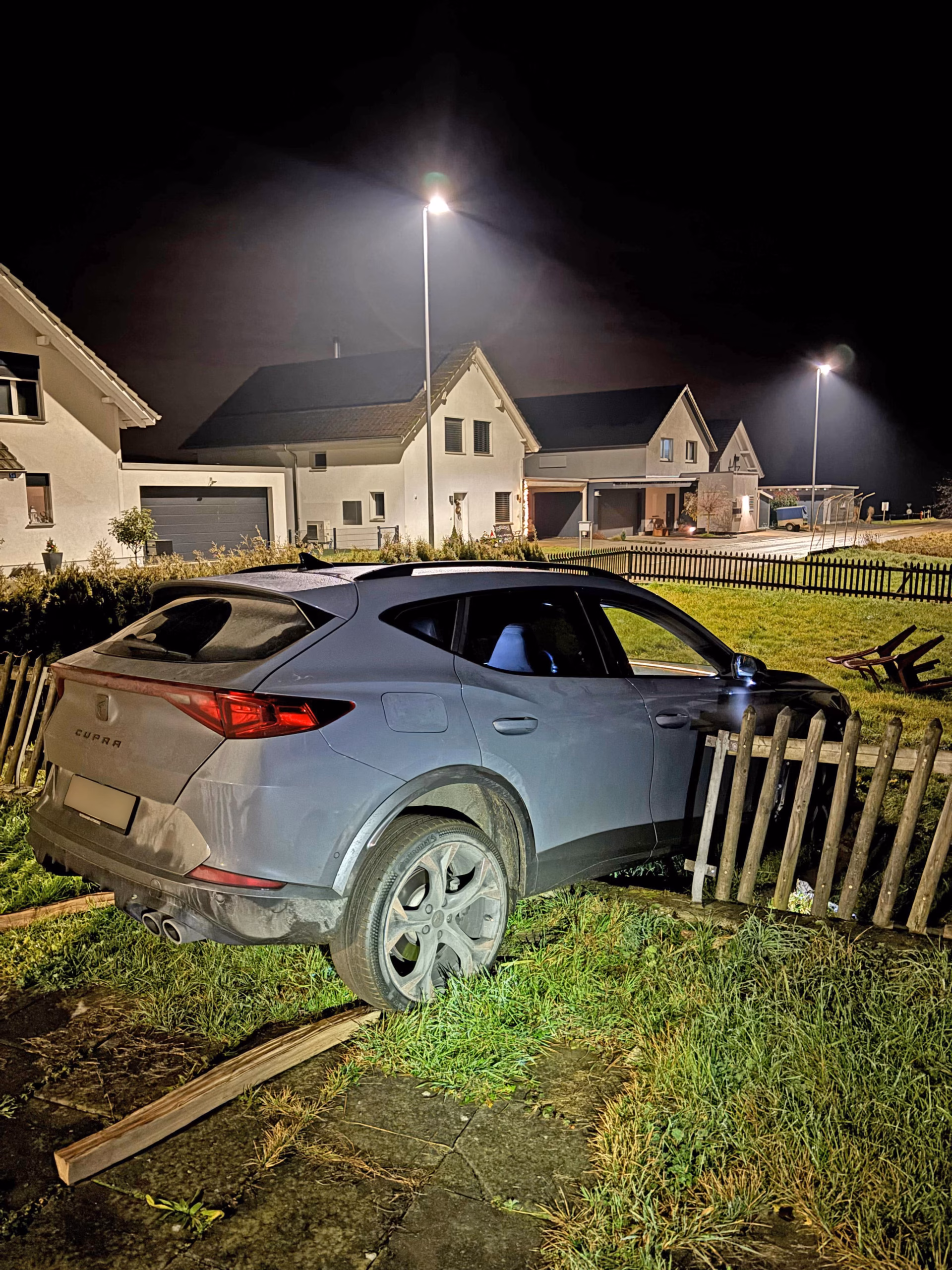 Selbstunfall in Alterswilen: Autofahrer schläft am Steuer ein!