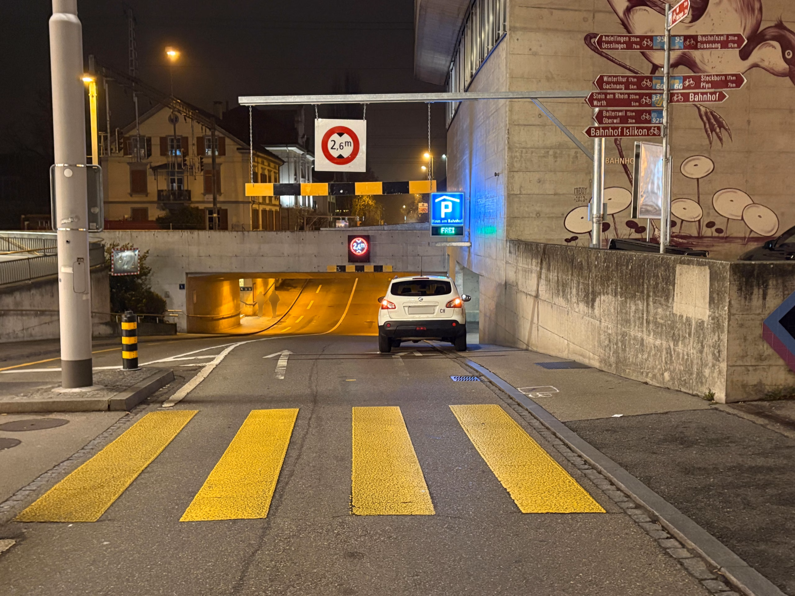 Fussgänger in Frauenfeld bei Unfall verletzt – Zeugen gesucht!