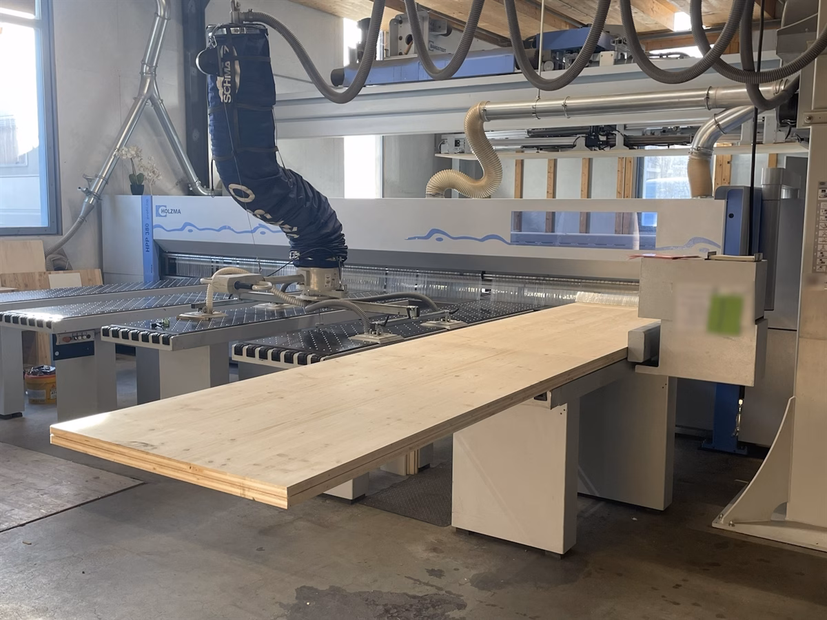 Schwerer Arbeitsunfall in Landquart: Arbeiter eingeklemmt und verletzt!