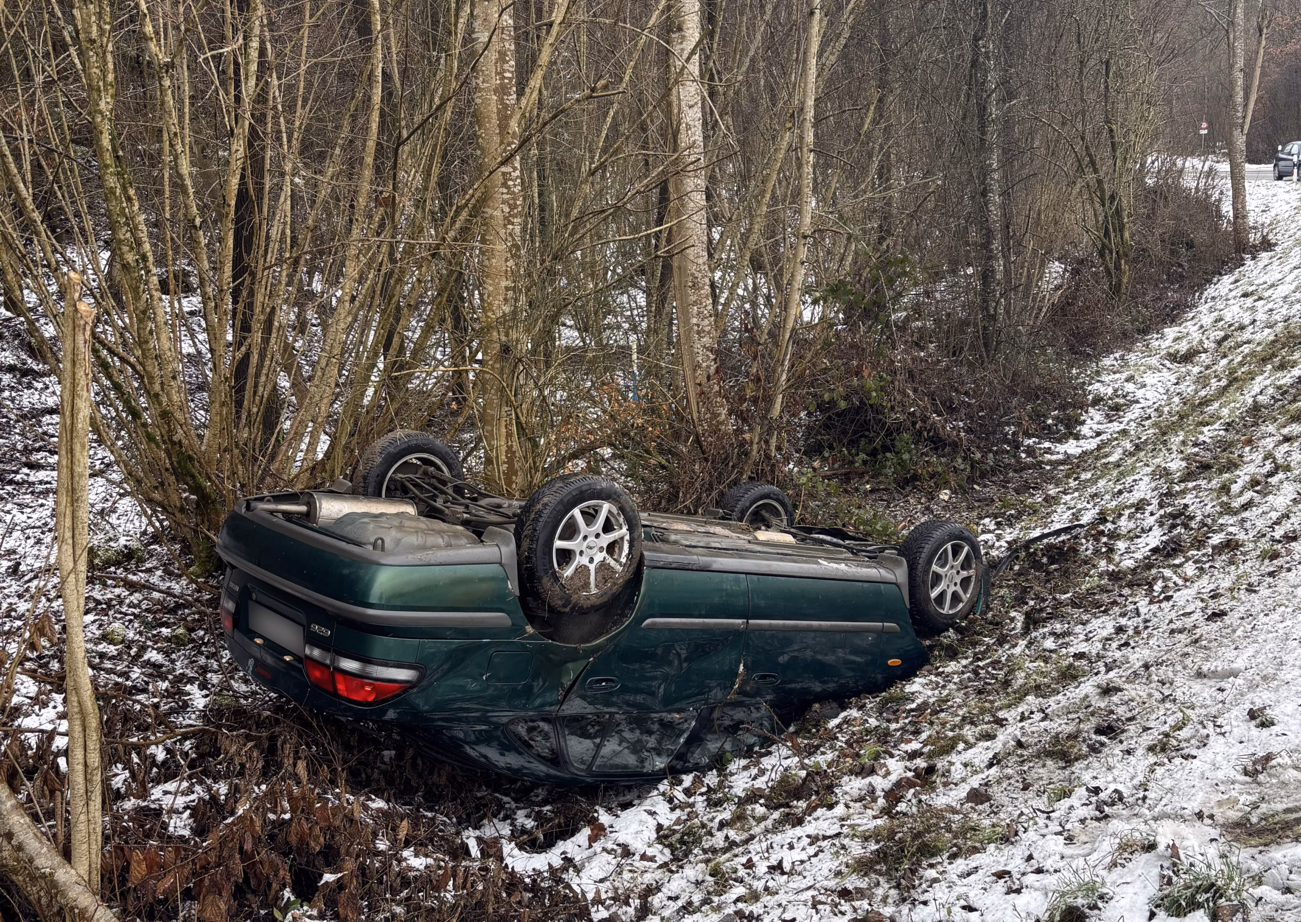 Chaos in Müllheim: Autofahrer verletzt sich bei spektakulärem Unfall!