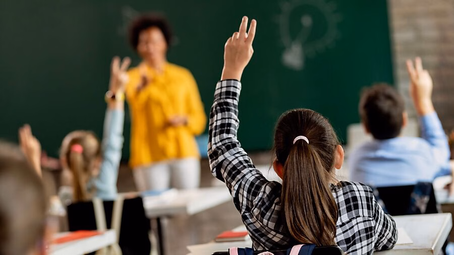 Regierungsrat: Kein Bedarf für zusätzlichen Staatskundeunterricht in Glarus