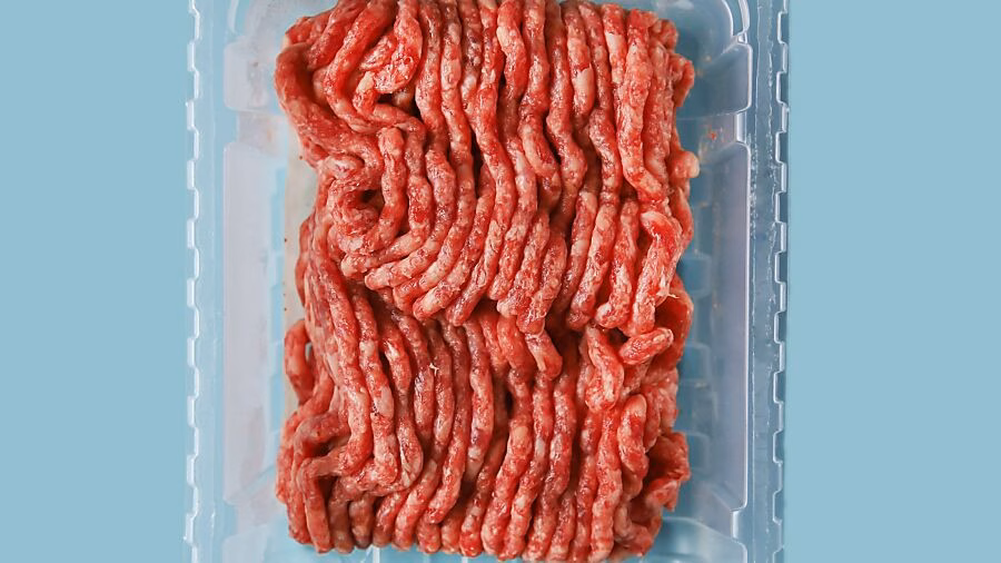 Skandal um Hackfleisch: Qualität und Kennzeichnung in Glarner Metzgereien mangelhaft!