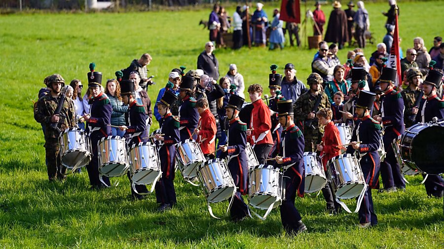Tradi­tionen leben: Näfelser Fahrt 2026 feiert Gedenken in Glarus!